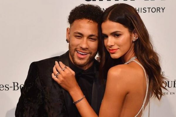 Qui est la femme de Neymar Jr ?