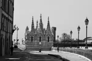 Découvrez les monuments historiques incontournables à visiter en famille en Bretagne