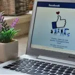 Comment savoir avec qui il parle sur Messenger