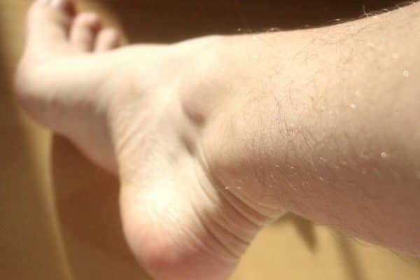 Comment enlever les poils des jambes naturellement ?