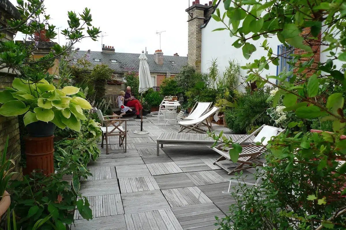 Les avantages et inconvénients de l'aménagement d'une terrasse sur le toit d'une maison