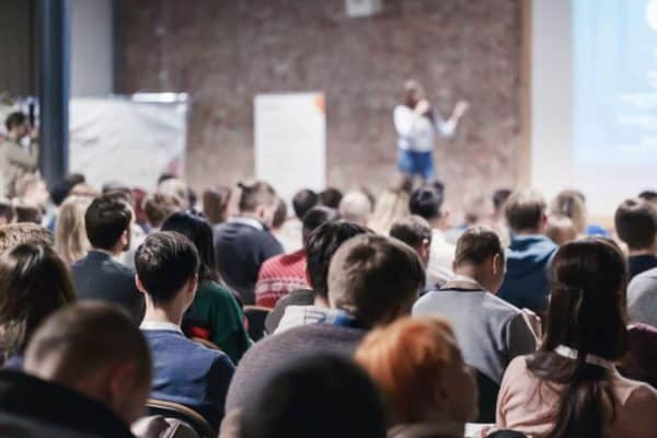 Séminaire de cohésion en France, à l’étranger